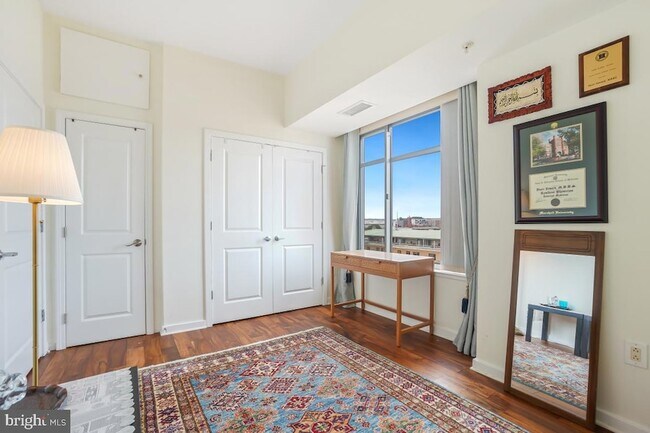Building Photo - 475 K St NW