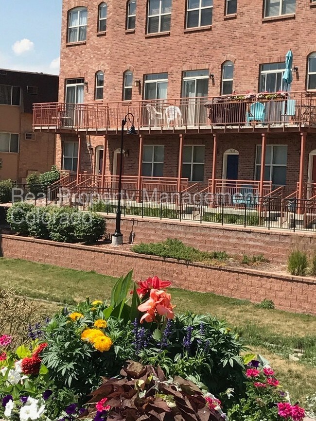 Beautiful Town Home in Olde Town Arvada 7836 W 54th Ave Arvada CO