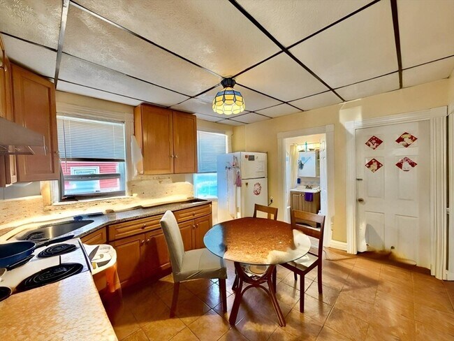 Building Photo - 202 Fayette St