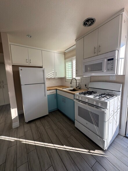 Building Photo - 6234 N 12th Pl