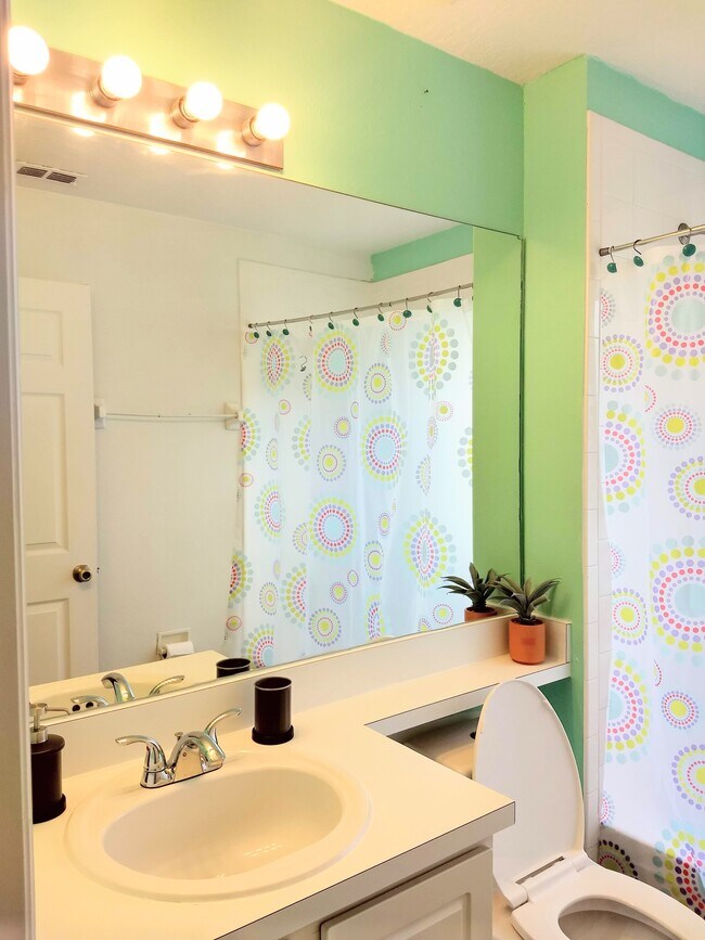 Bathroom 2 - 11418 Rouse Run Cir