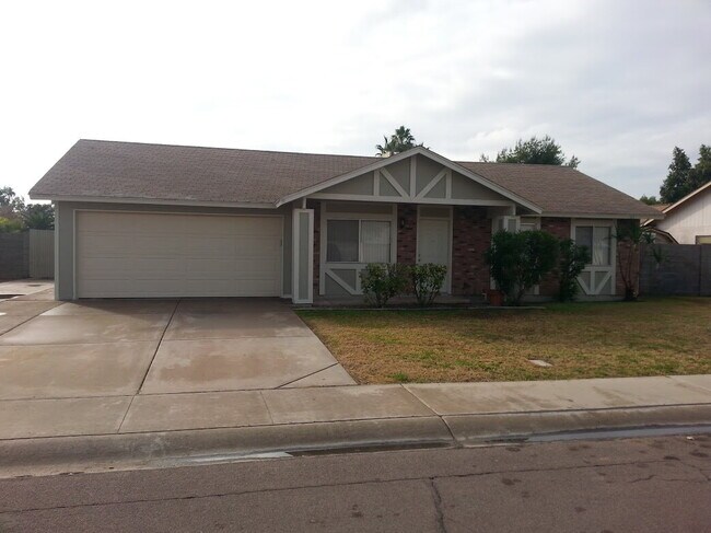 Building Photo - "Charming 4-Bed Oasis in Chandler with 2 Full Baths and Spacious 1,384 Sq Ft Layout!"
