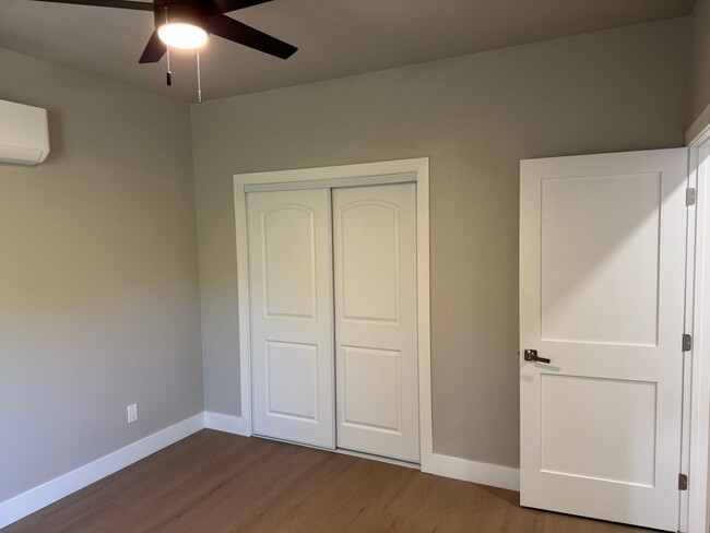 Building Photo - New Downtown Construction 650 Sqft. 1 Bedr...