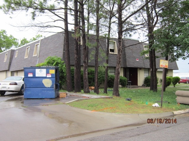 Primary Photo - D & S #2 APARTMENTS