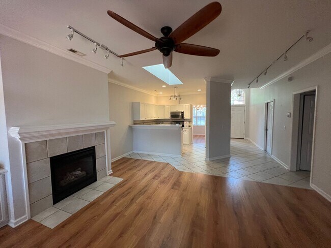 Building Photo - Merestone 1 level brick patio home. 2 Car garage, walk to The Point Shopping, restaurants and mov...