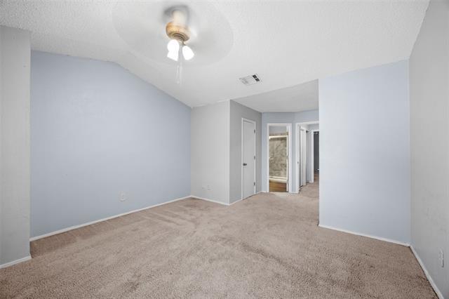 Building Photo - 601 Carriagehouse Ln