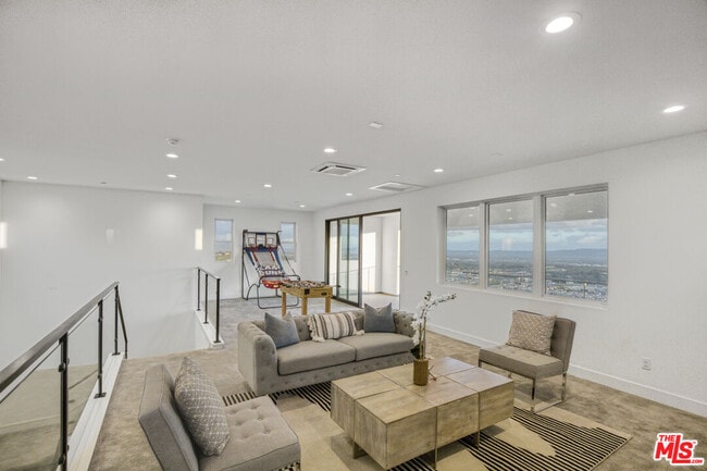 Building Photo - 20248 Willoughby Ln