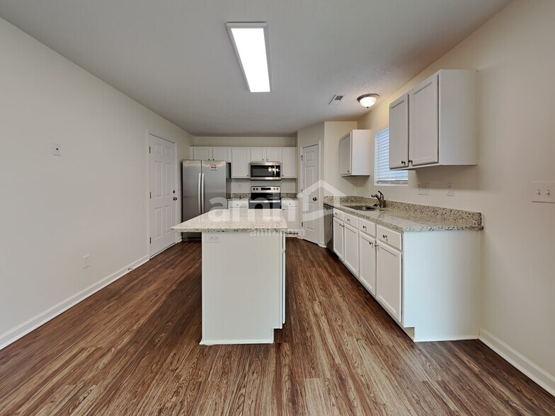 Building Photo - 712 Townsend Farm Dr