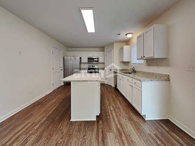 Building Photo - 712 Townsend Farm Dr