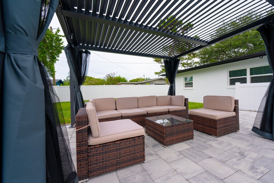 Building Photo - 2627 Ambergate Rd