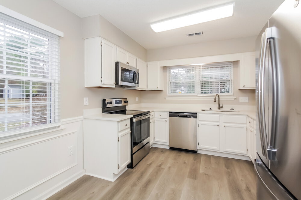 Building Photo - 9616 Kent Village Dr