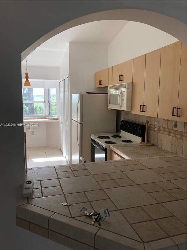 Building Photo - 1240 SE 31st Ct