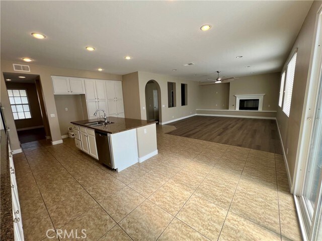 Building Photo - 6686 Sand Dunes St
