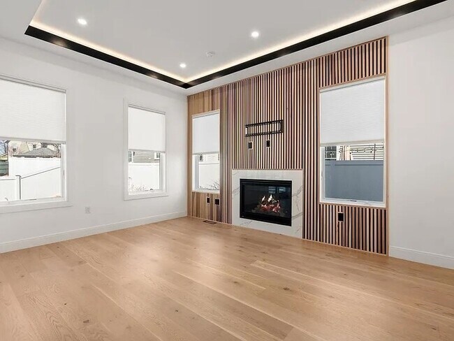 Building Photo - 114 Church St