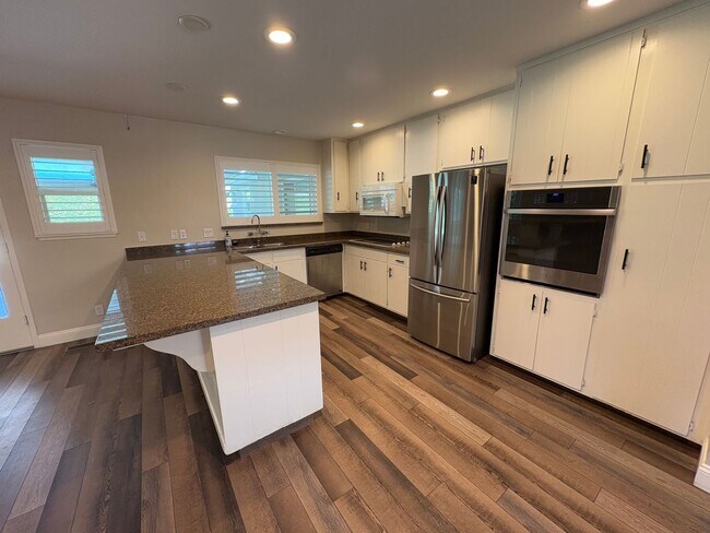 Building Photo - NW Visalia Home Near Country Club coming soon!