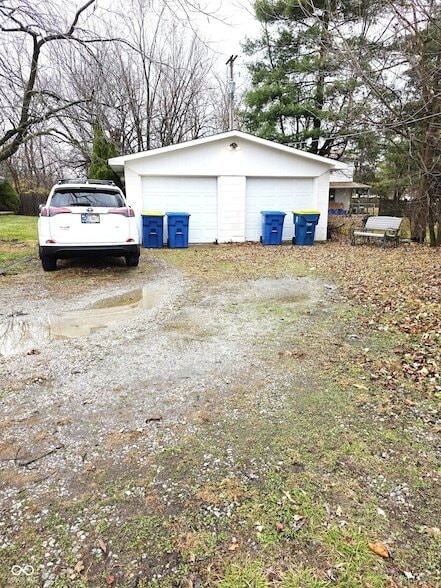 Building Photo - 10701 Broadway St