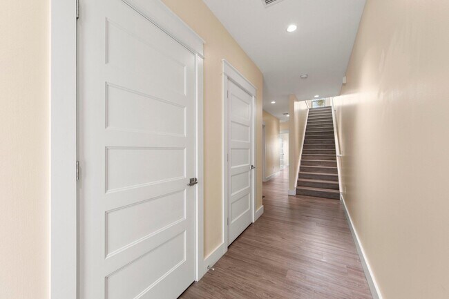 Building Photo - 340 Bluefish Dr