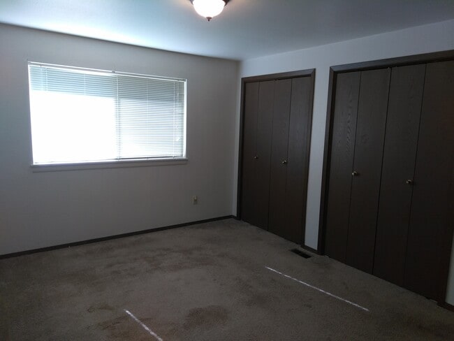 Building Photo - 5555 N Millrun Ave