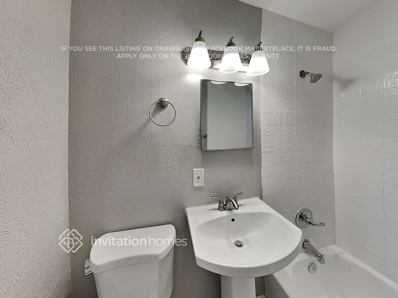 Building Photo - 11678 104th St