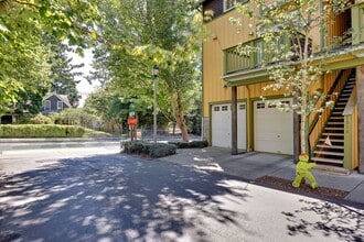 Building Photo - August Rent 50% Off  - Courtyards Condominium unit in Town