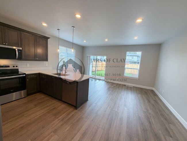 Building Photo - 1333/1335 Oppek St NE #2023-LL765