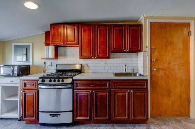 Building Photo - 788 Avenue A Ave