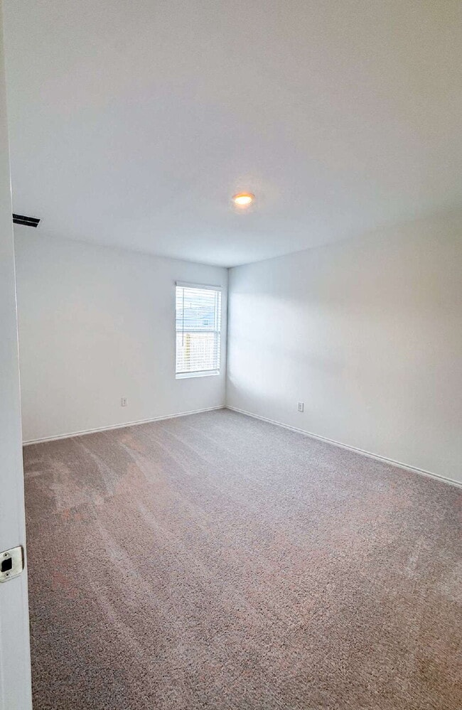 Building Photo - One Story 4 Bedroom/2Bath - For Rent - San Marcos, TX - Minutes From Shopping, Entertainment, and...