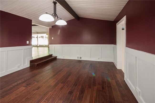 Building Photo - 5270 Riverview Rd NW