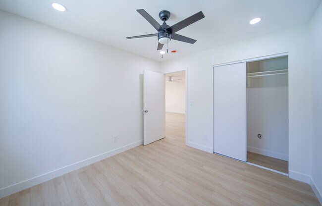 Building Photo - 206 W Broadbent Dr