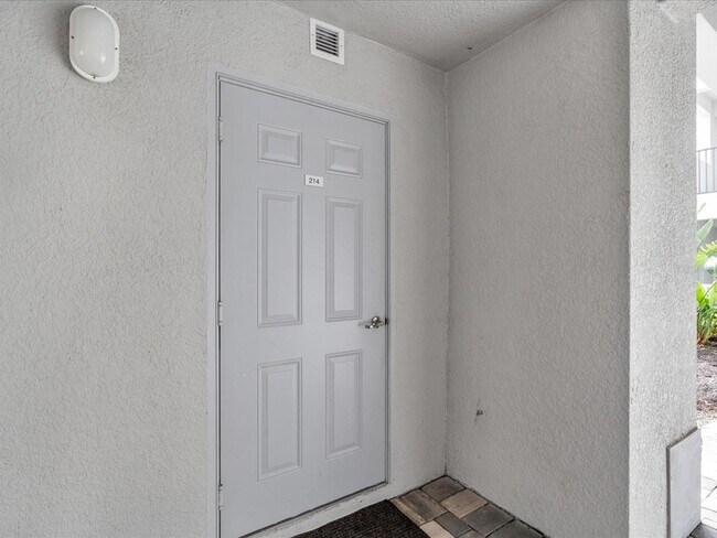 Building Photo - 14081 Heritage Landing Blvd