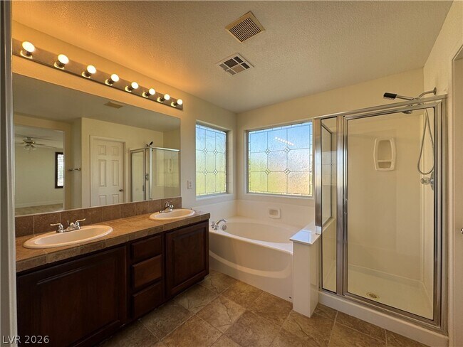 Building Photo - 1030 E Eldorado Ln