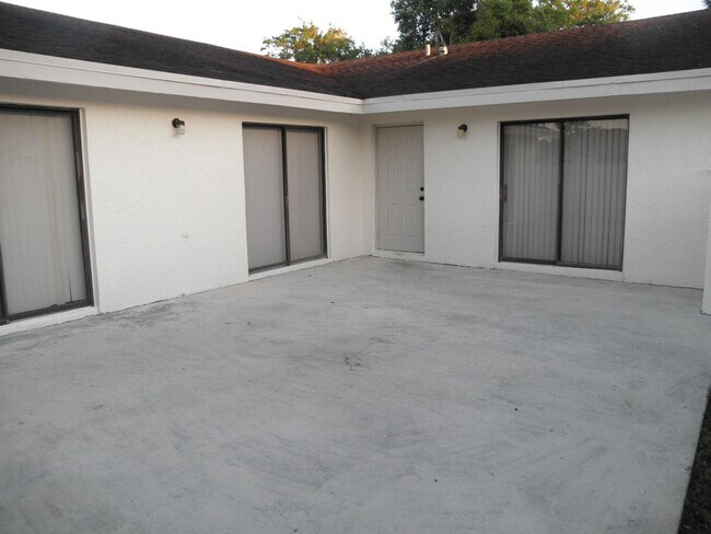 Building Photo - 4964 Cherry Rd