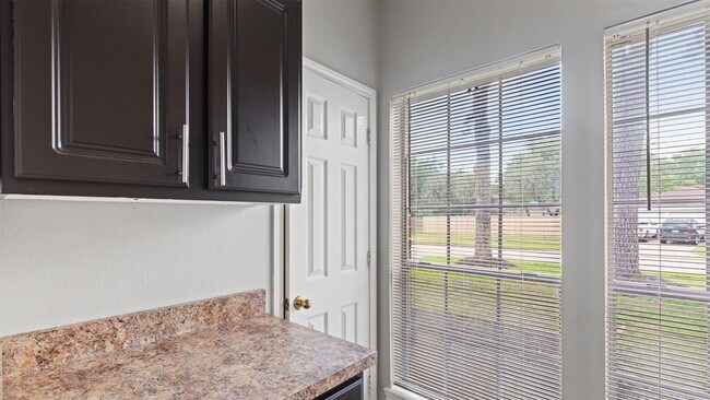 Building Photo - 16539 Battlecreek Dr