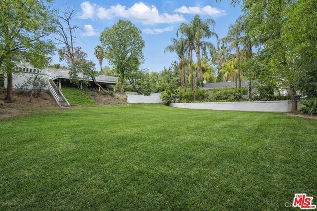 Building Photo - 5220 Melvin Ave