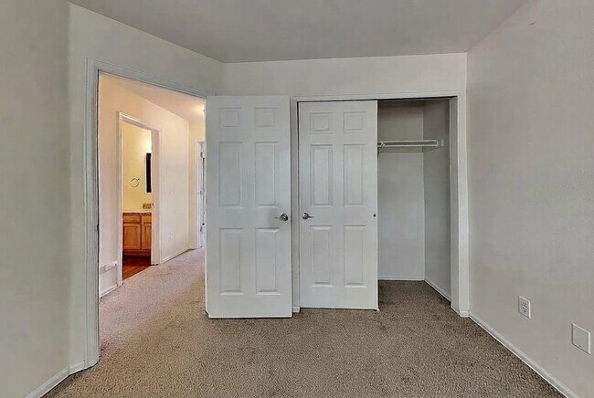 Building Photo - 21062 E Mansfield Pl
