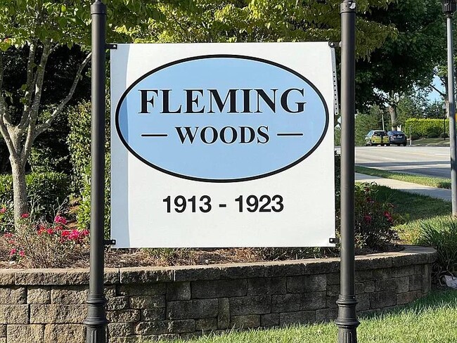 Building Photo - 1915 Fleming Rd