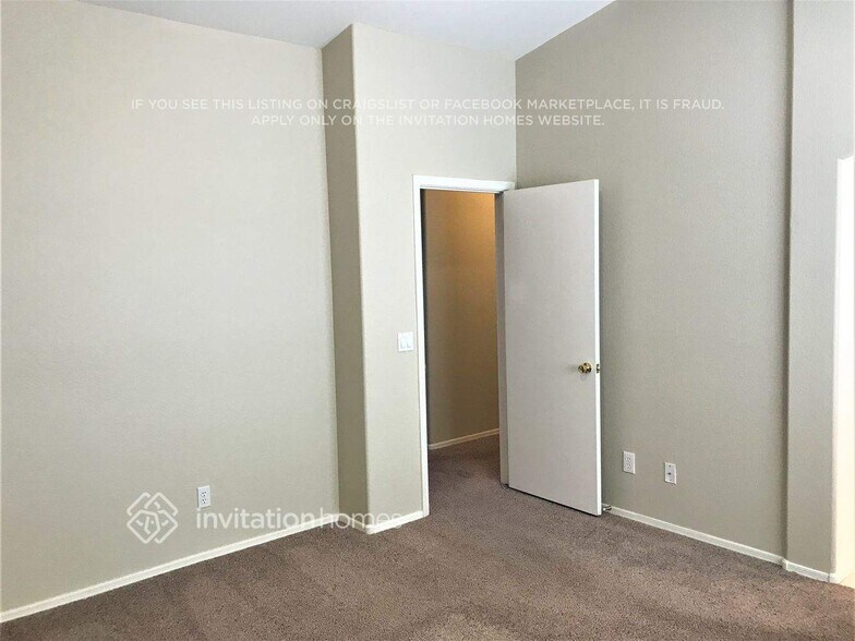 Building Photo - 9318 N 85th Dr