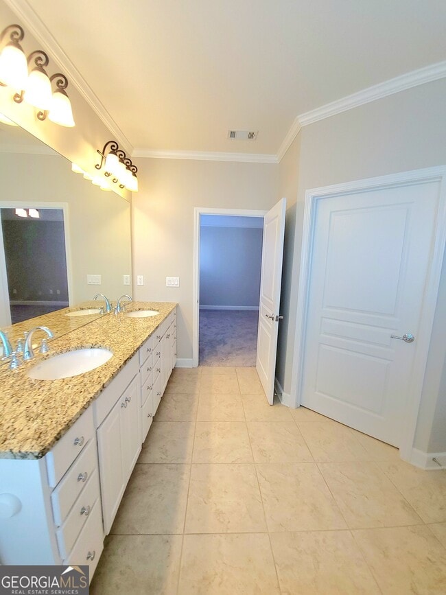 Building Photo - 6411 Hickory Springs Cir