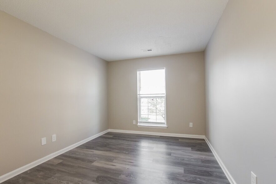 Building Photo - 8416 Bristol Ford Pl