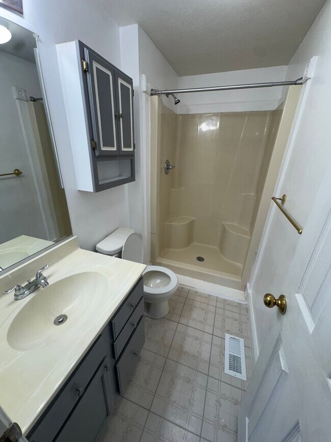 Building Photo - 962 Gainsborough Ct