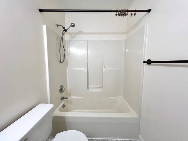 Building Photo - 104 Weatherby Ct