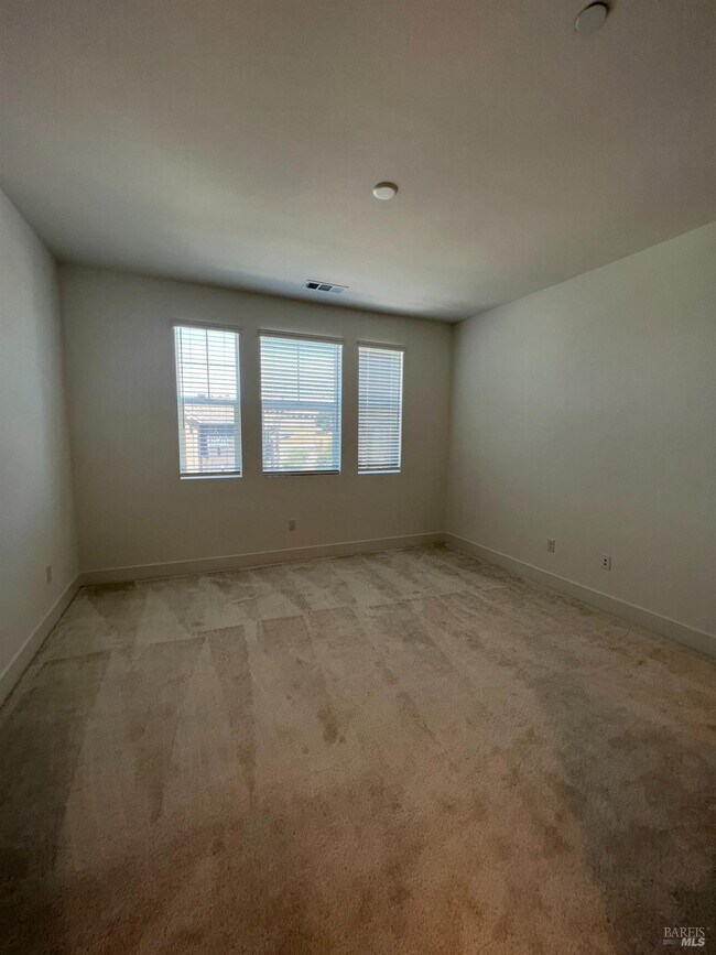 Building Photo - 426 Semillon Ln