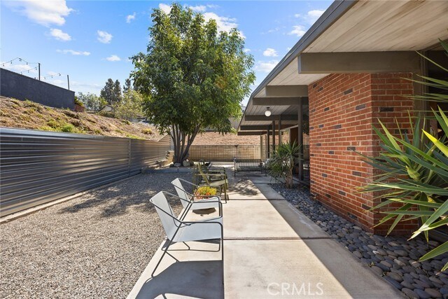 Building Photo - 1131 N Encanto St