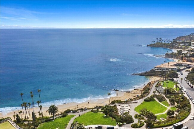 Building Photo - 376 Cliff Dr