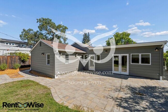 Building Photo - Short term lease only