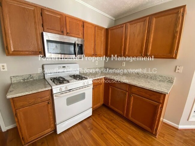 Building Photo - 605 Suwanee Lakes Cir NW