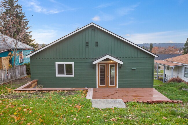 Building Photo - 2314 W Dalton Ave