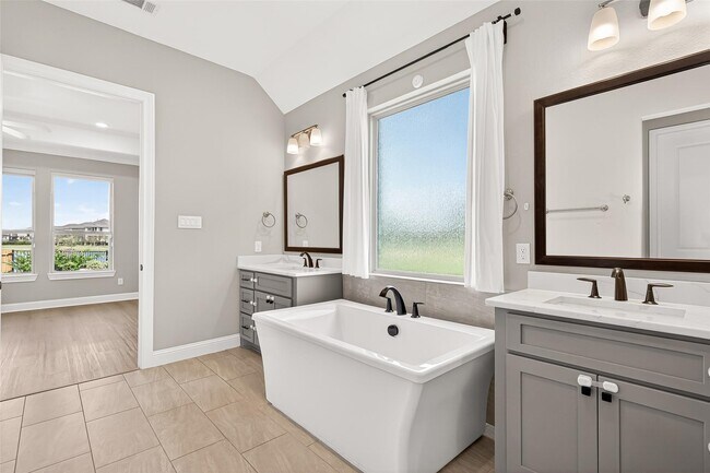 Building Photo - 1635 Delta Oaks Dr