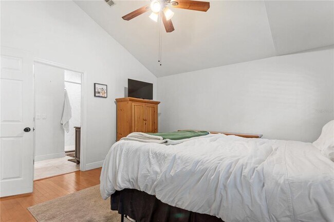 Building Photo - 5104 SW 94th St