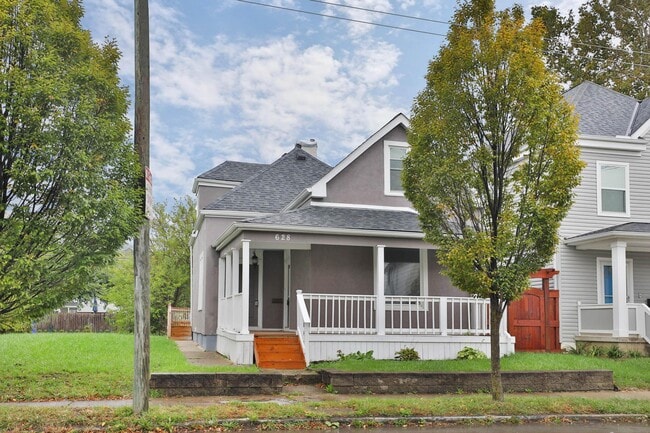 Building Photo - 628 E Whittier St